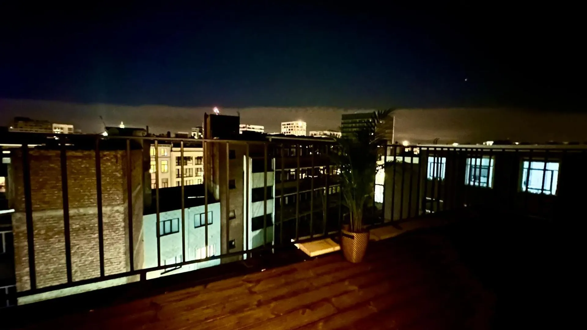 Luxury Suites Park By Rikas Hotels アントウェルペン 0*,